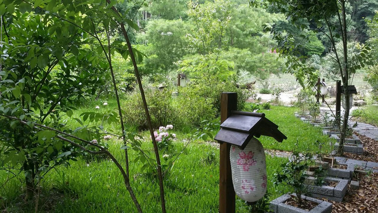 Bright Moon Homestay Dongshi  Exterior foto
